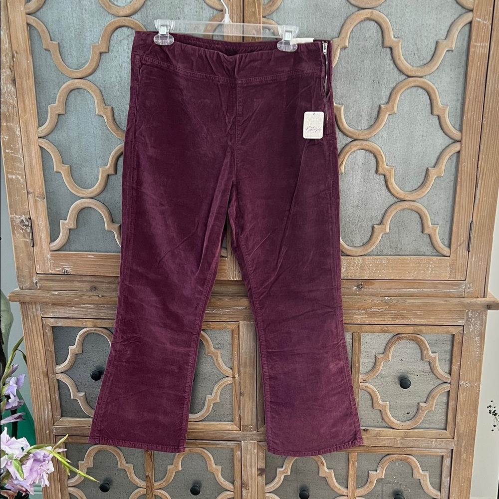 Corduroy Wide-Leg Pants in Deep Burgundy